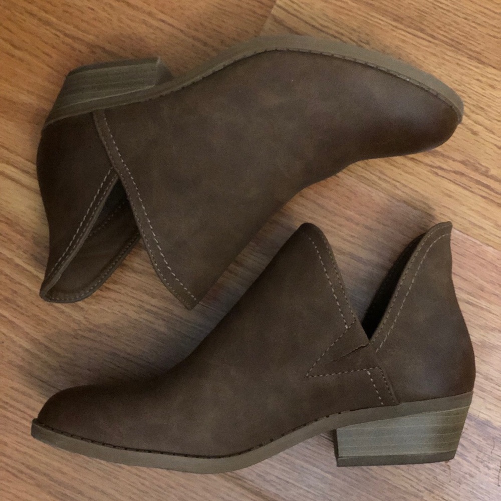 Brown never worn boots